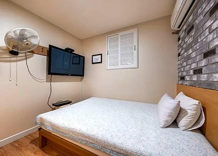 Mia Roco Otel